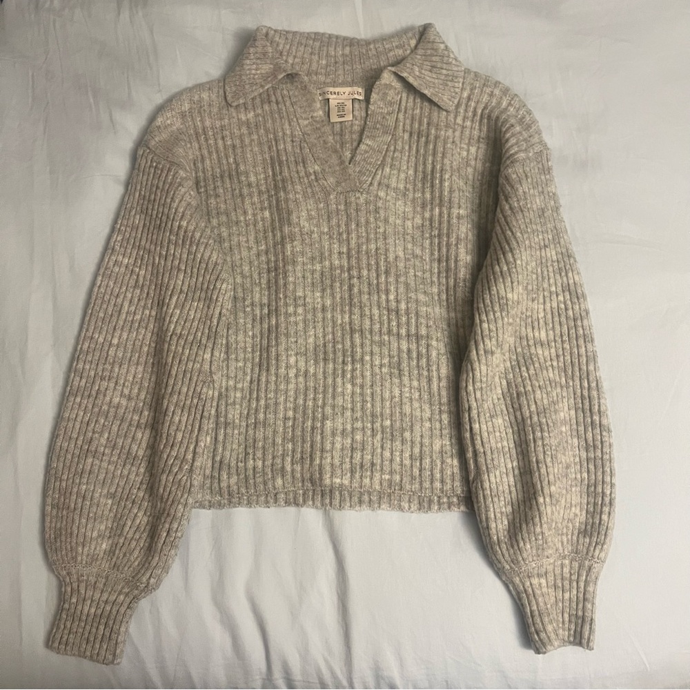Collared V-Neck Sweater - Picture 3 of 6